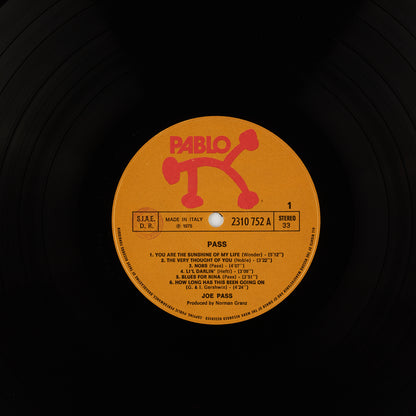 Joe Pass at the Montreux Jazz Festival 1975 - 12' Pablo 1975 - Jazz